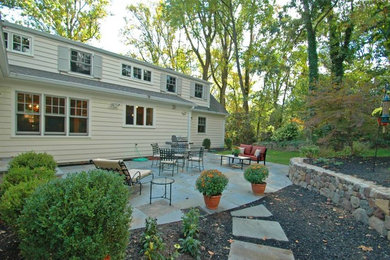 Inspiration for a timeless patio remodel in New York