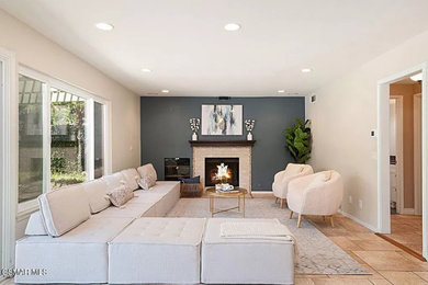 Example of a 1960s living room design in Los Angeles