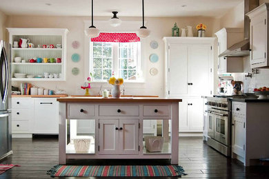 Inspiration for a timeless kitchen remodel in Vancouver