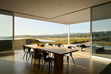 Design ideas for a dining room in San Francisco.