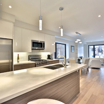 Semi-Detached Home In Chaplin Estates, Toronto