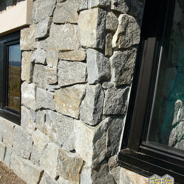 E-Z Set™ Natural Stone Veneer - Granite Mosaic - Exterior