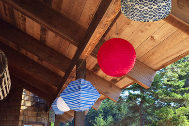 Mountain style porch photo in Seattle