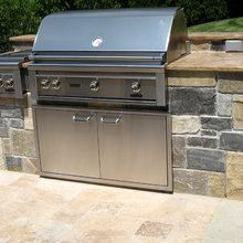 Outdoor Kitchen