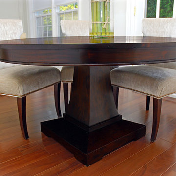 Pascal Pedestal Round Table