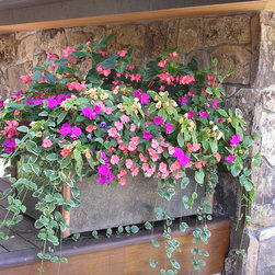 Annual Custom Containers - Outdoor Pots And Planters
