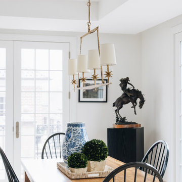 Bright London Townhouse Meets Downtown Lake Forest