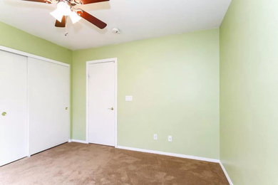 Minimalist home design photo in Las Vegas
