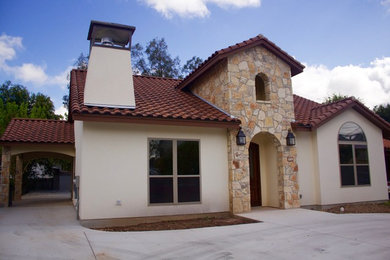 Inspiration for a timeless exterior home remodel in Austin