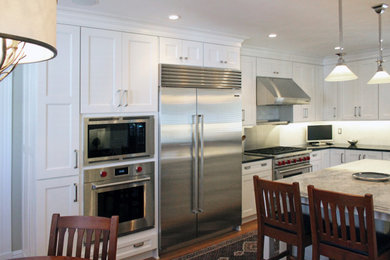 Kitchen - farmhouse kitchen idea in Other