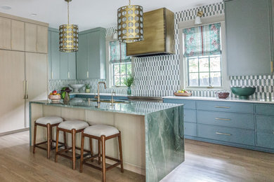 Transitional kitchen photo in Nashville