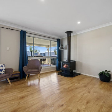 Weatherboard on Stumps - Oakey