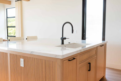 Example of a beach style kitchen design in San Diego