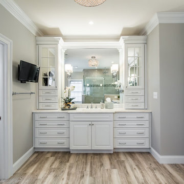 Elegant Master Bath with all the Bells and Whistles