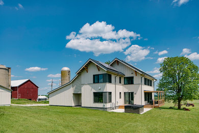 Farmhouse exterior home photo in Milwaukee