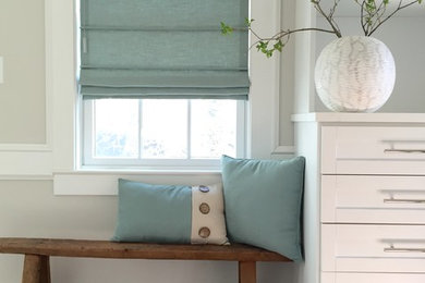Home design - transitional home design idea in New York