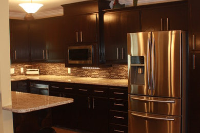 Example of a minimalist kitchen design in Kansas City