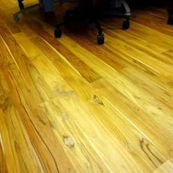 Caracol TV - Hardwood Flooring