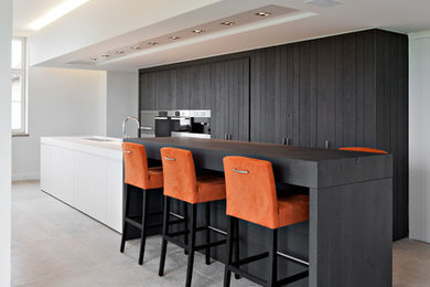 Inspiration for a contemporary kitchen remodel in Orlando