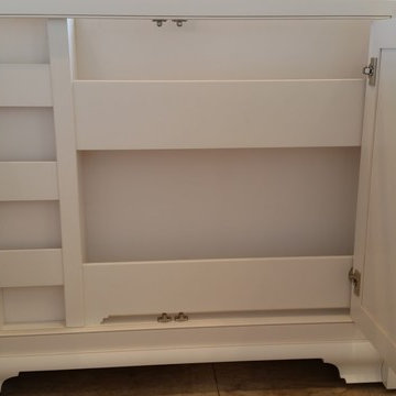 Hidden Storage, Concealed Charging center