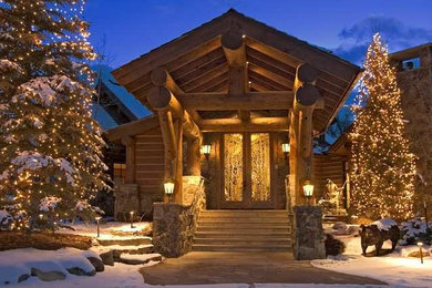 Mountain style house exterior photo in Nashville