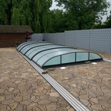 Blickdichte Überdachung für Schwimmbereich