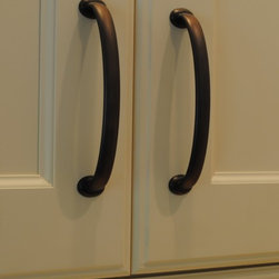Warm Inviting Kitchen - Kitchen Cabinetry