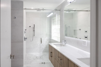 Inspiration for a contemporary bathroom remodel in Miami