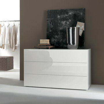 Dressers & Nightstands