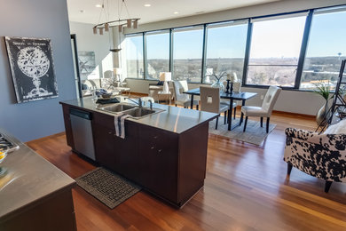 Kitchen - contemporary kitchen idea in Minneapolis