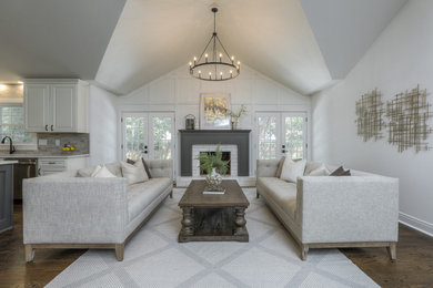 Example of a classic living room design in Kansas City