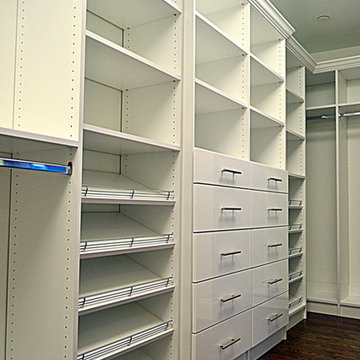 Master Walk in closet - High Gloss