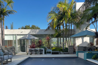 Contemporary exterior home idea in Los Angeles