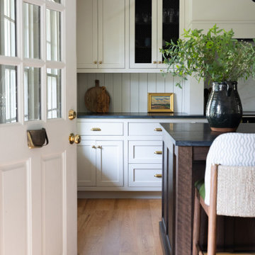 Kitchen Reno: Modern Meets Historical Charm