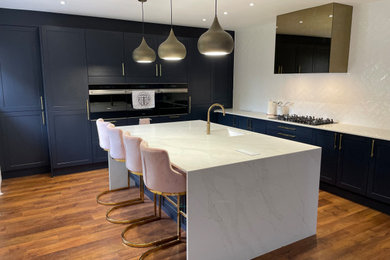 Design ideas for a traditional kitchen in Glasgow.