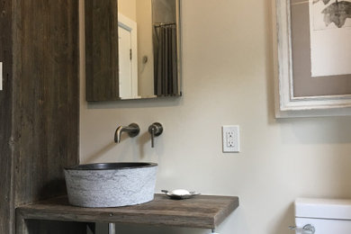 Home design - rustic home design idea in Ottawa
