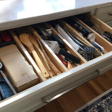 Cooking utensil divider