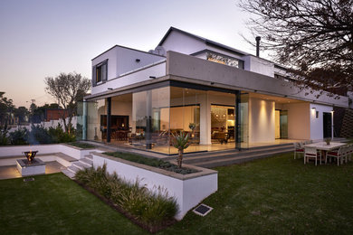 Foto de diseño residencial minimalista grande