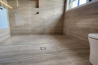 Design ideas for a bathroom in Gold Coast - Tweed.