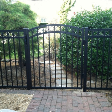 CHAINLINK & ALUMINUM FENCE