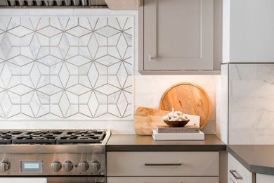Kitchen - transitional kitchen idea in Sacramento