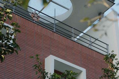 Home design - small modern home design idea in Bengaluru