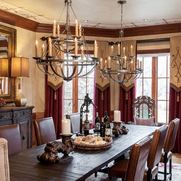 The Junior League tour house in Ladue 2015 showhouse
