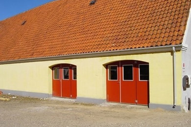 This is an example of a modern garage in Esbjerg.