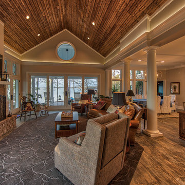 "The Lantern" a lakeside home