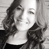 Miranda Lawton's photo