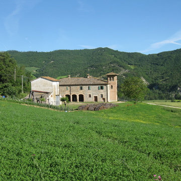 For sale farmhouse in Sant'Angelo in Vado, Le Marche, central Italy