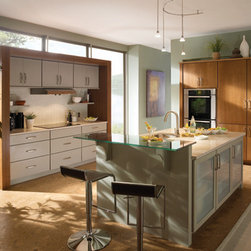 Modern Clean Line Kitchen - Kitchen Cabinetry