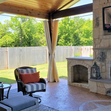 Round Rock TX Covered Patio with Lone Star Integrated into Floor