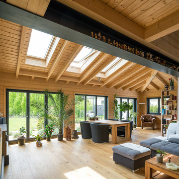 Treetop - Luxury timber house with generous space for two